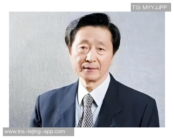 宋世雄足球解说的魅力与影响力探讨：从经典赛事到球迷心中的传奇